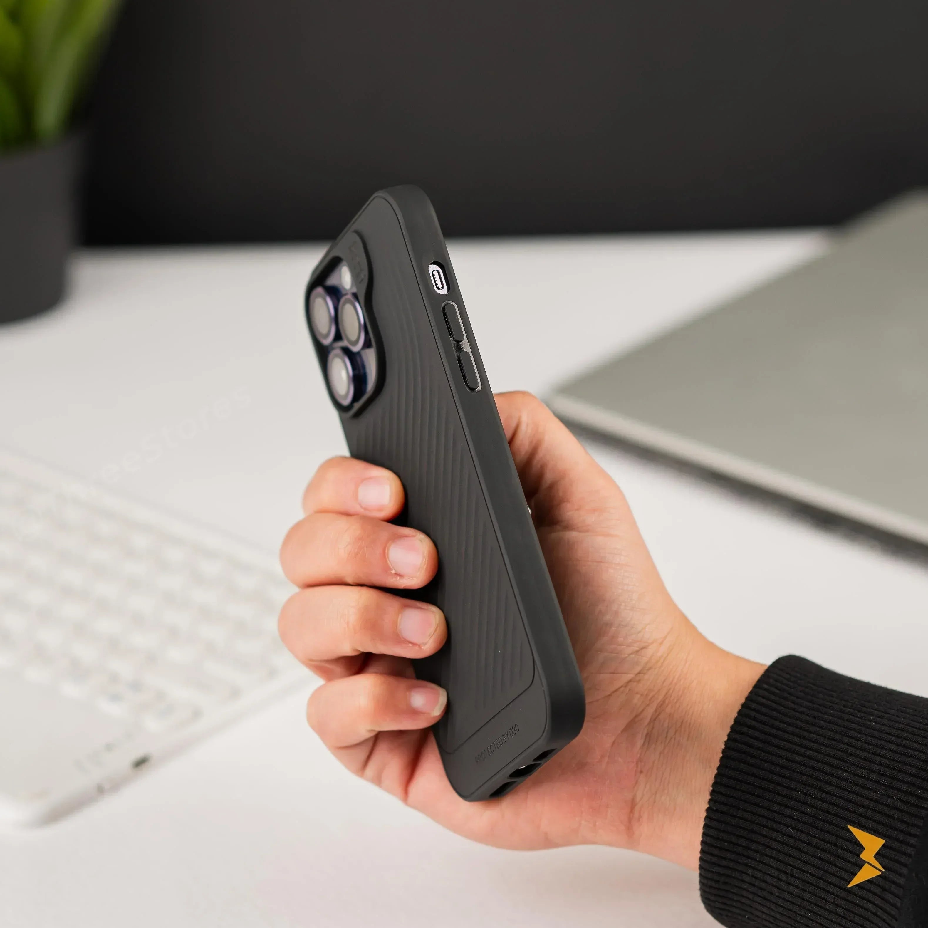 Gear4 Protective Case iPhone 13 Pro Max - Three