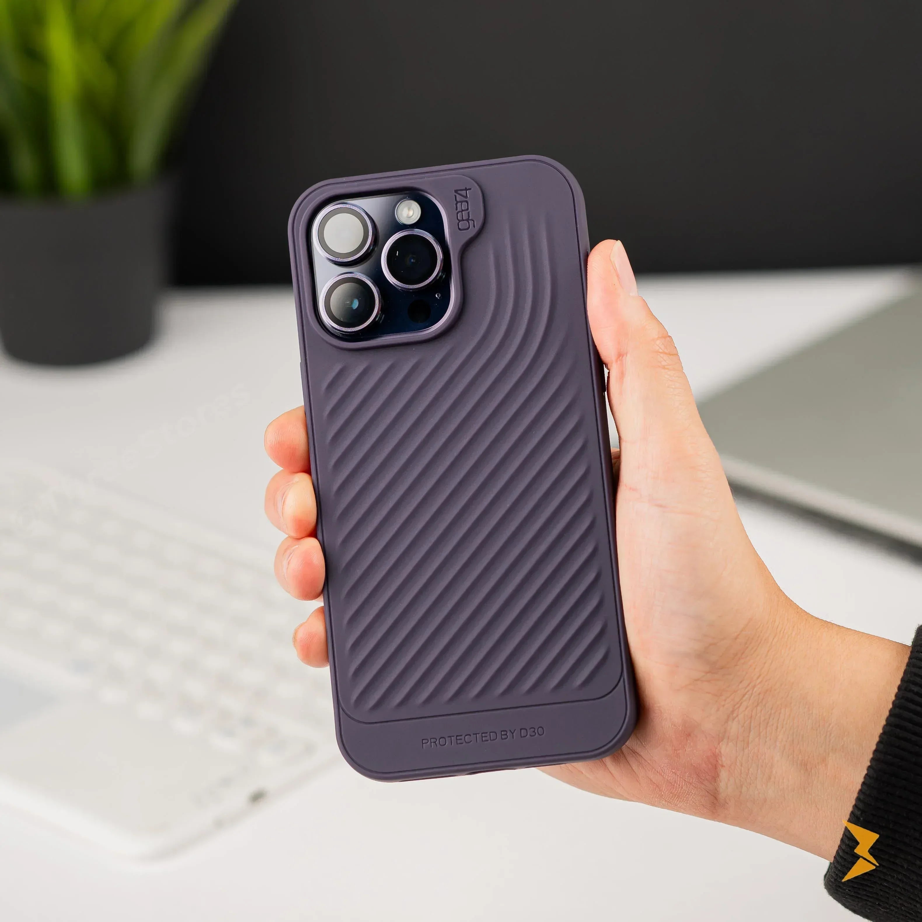 Gear4 Protective Case iPhone 14 Pro Max - Three