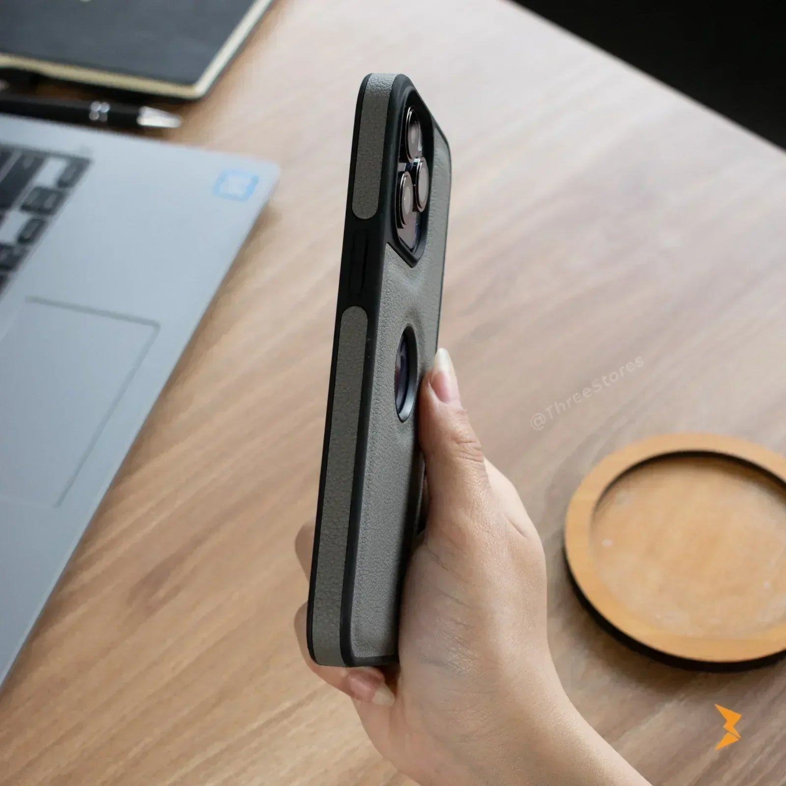 Classic All Around Leather Case iPhone 13 Pro Max - Three