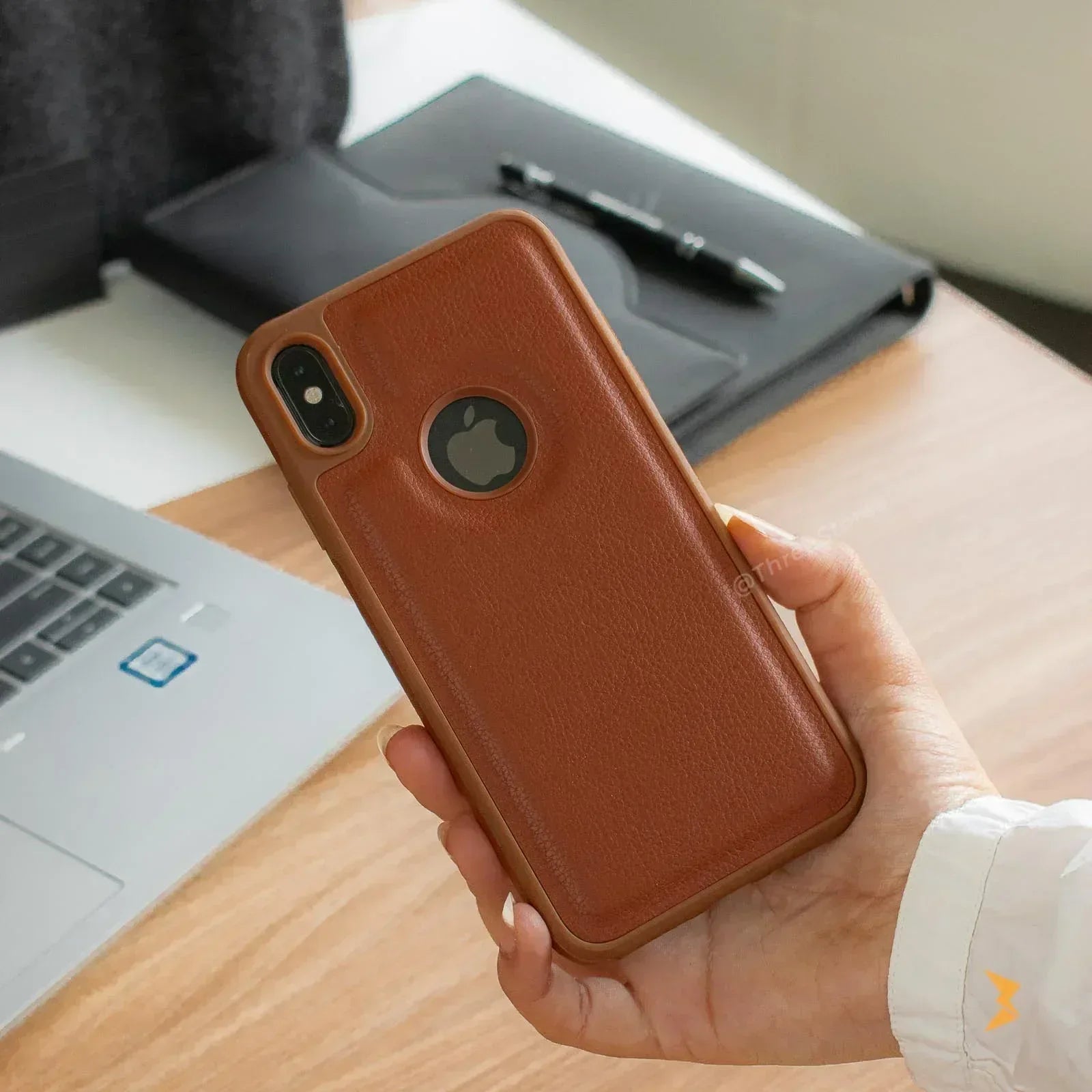 Classic All Around Leather Case iPhone X Max - Three