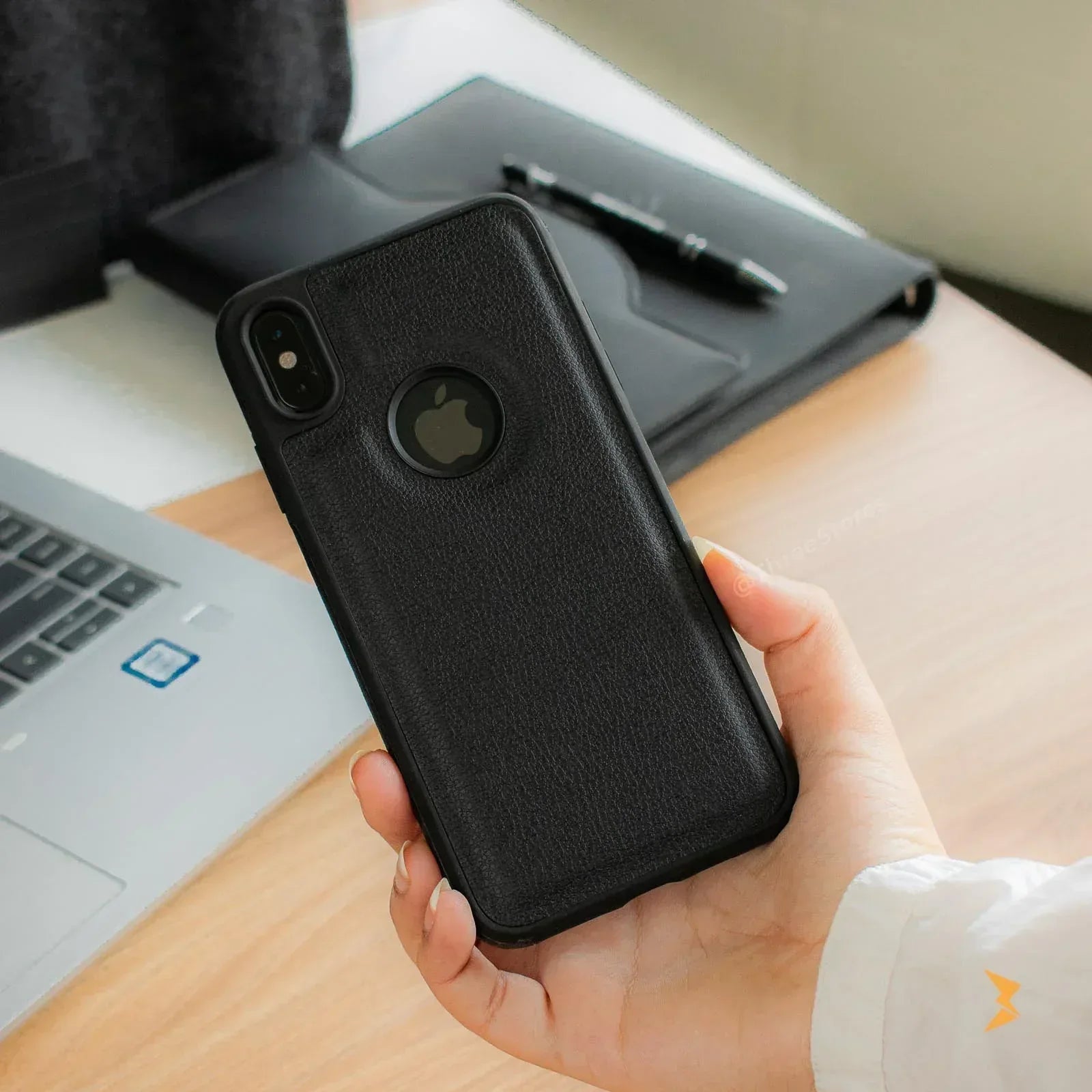 Classic All Around Leather Case iPhone X Max - Three