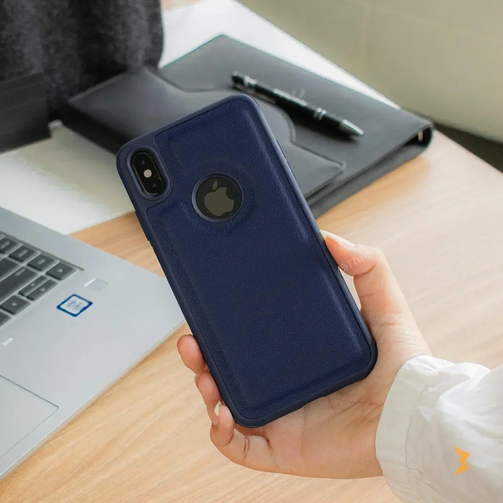 Classic All Around Leather Case iPhone X Max - Three