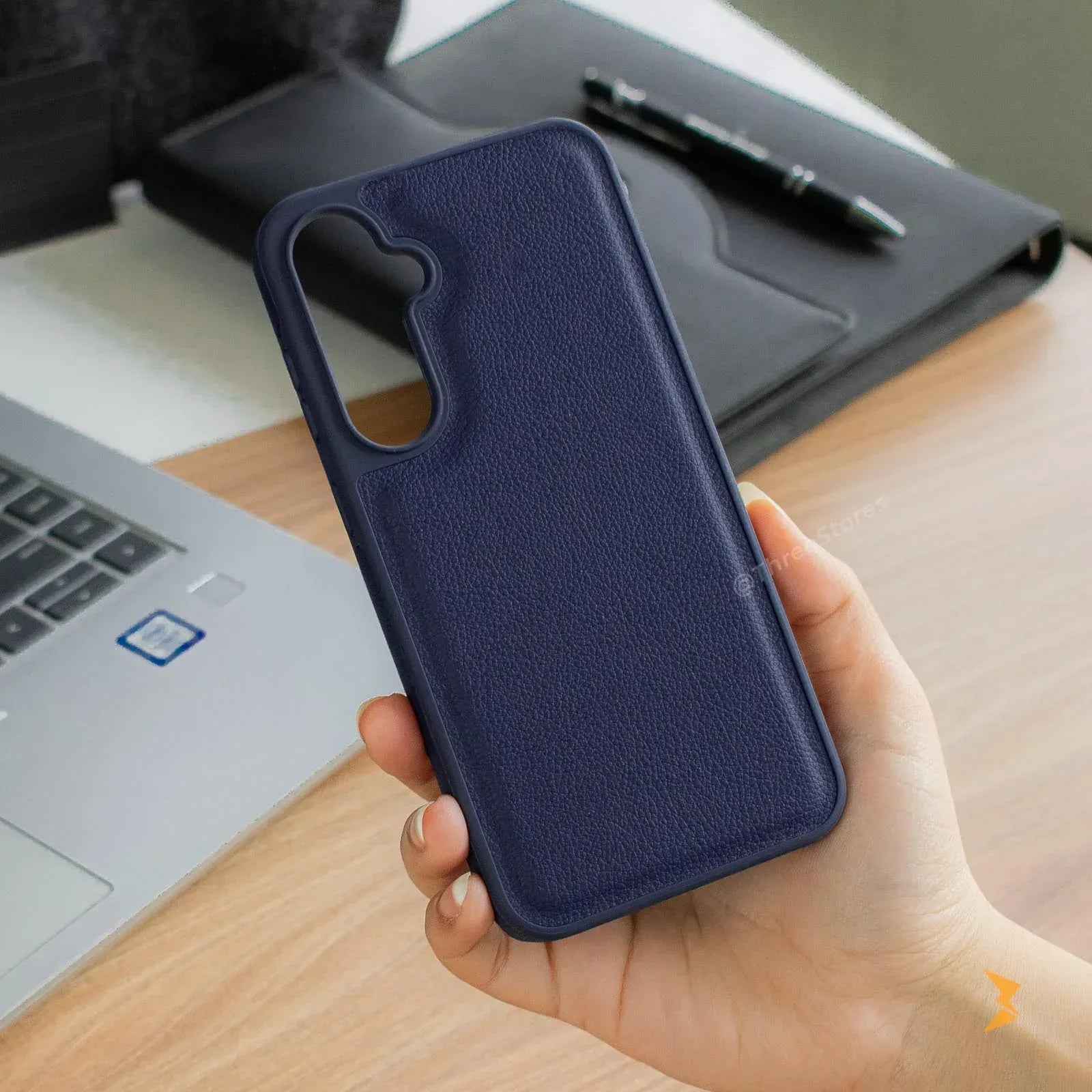 Classic All Around Leather Case Samsung S23 Fe - Three