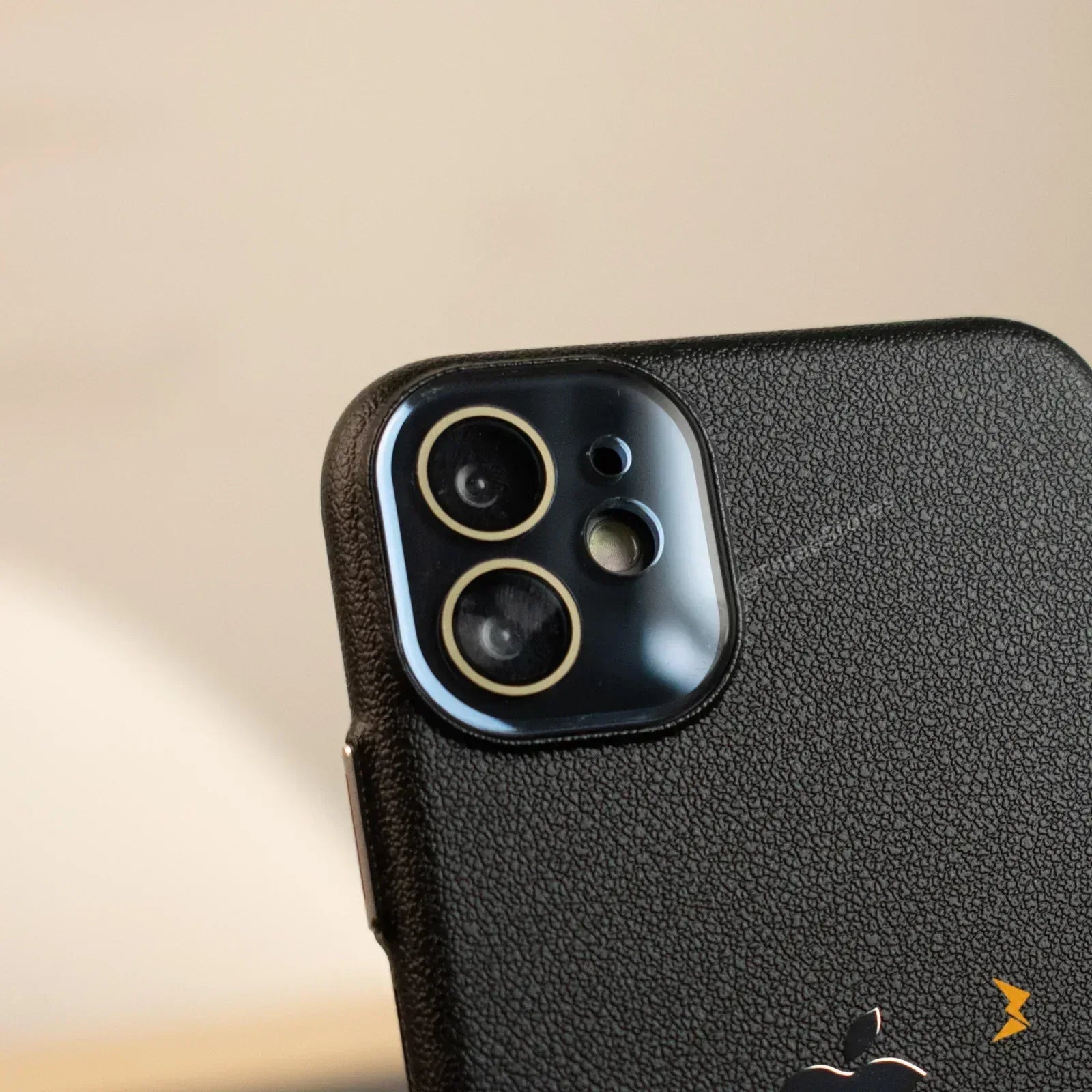 Temper Classic Case iPhone 11 - Three