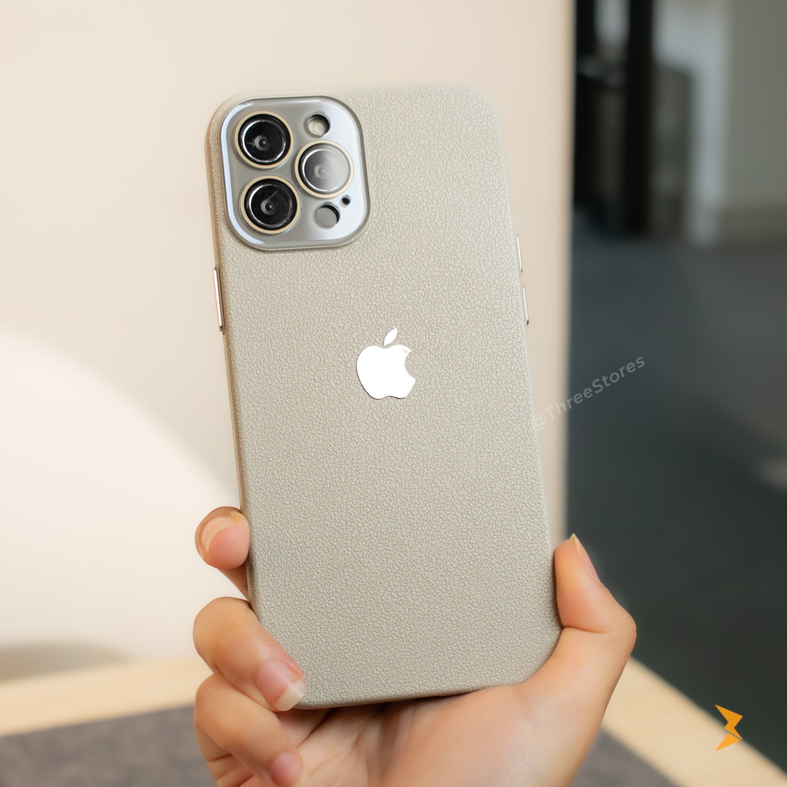 Temper Classic Case iPhone 15 Pro