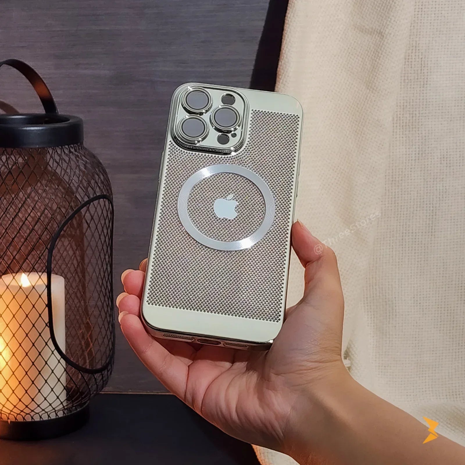 Metalic Grid Magsafe Case iPhone 15 Pro - Three