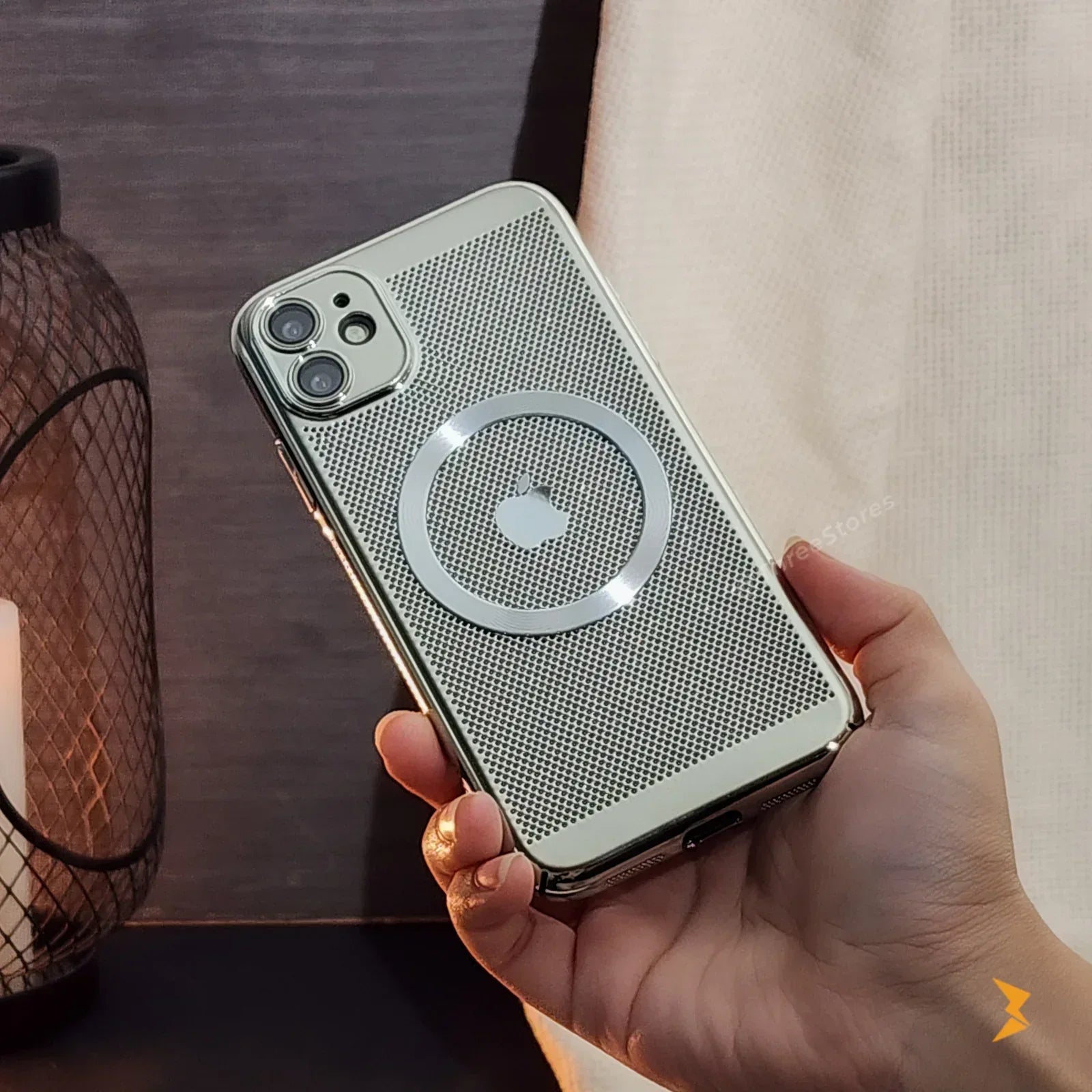 Metalic Grid Magsafe Case iPhone 11 - Three