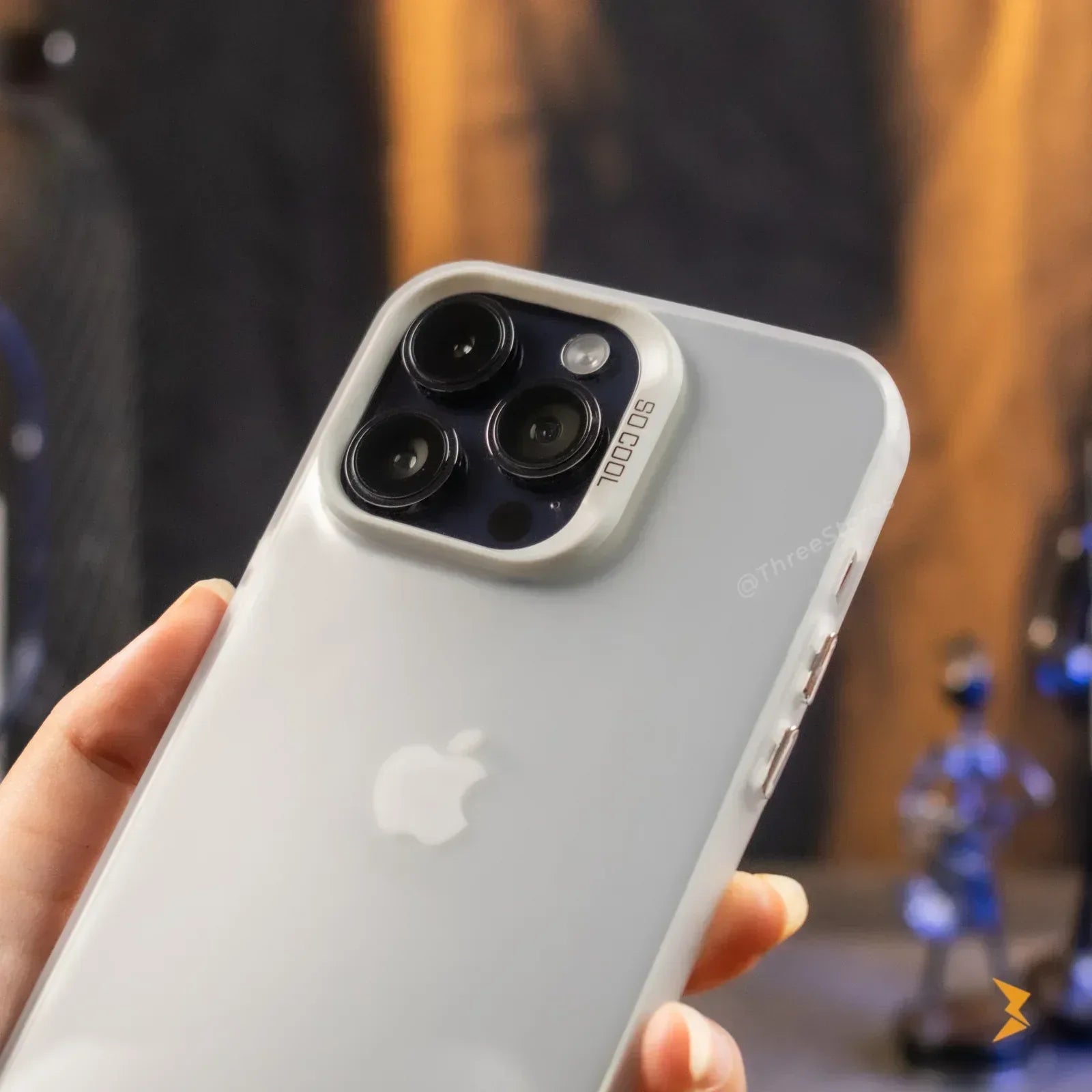 Aero Cool Case iPhone 14 Pro - Three