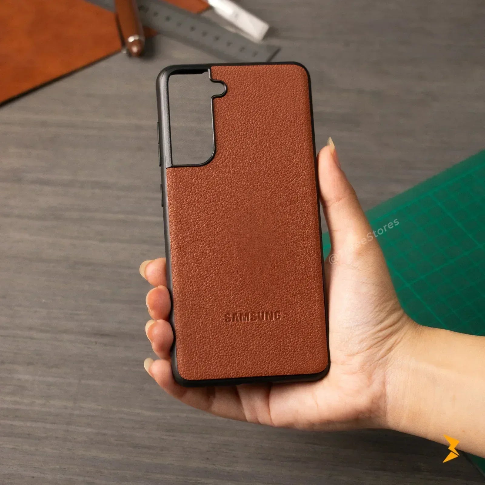 Prestige Leather Case Samsung S21 FE - Three