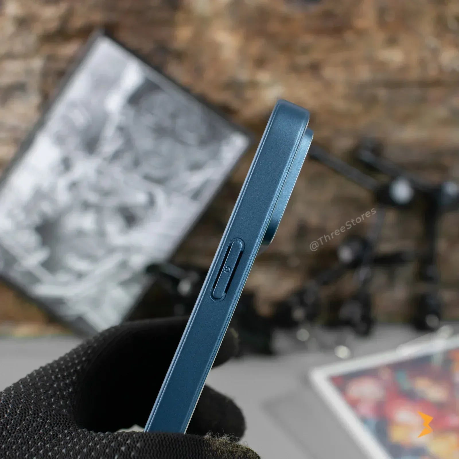 Thermal Perfume Magnetic Case iPhone 13 Pro Max - Three