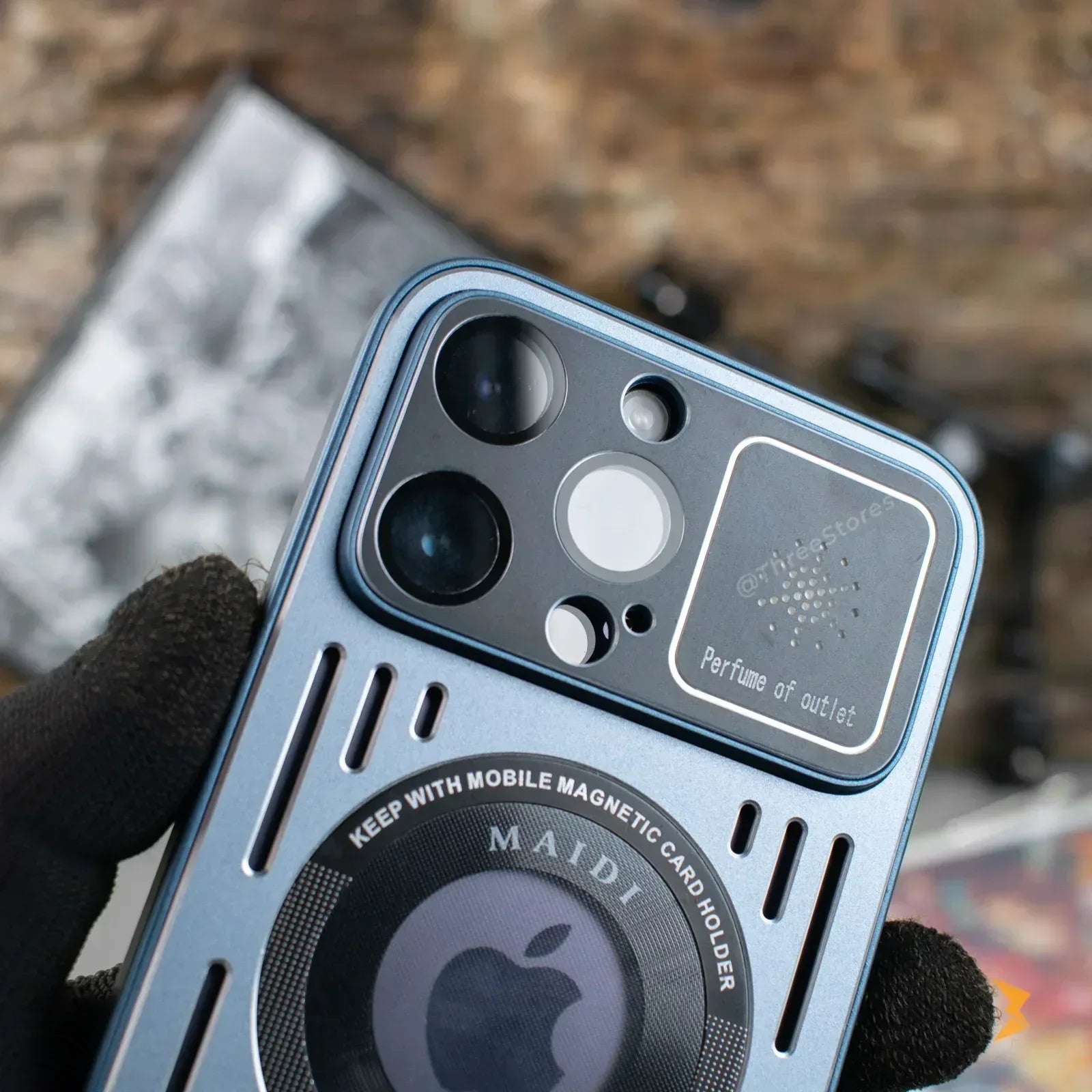 Thermal Perfume Magnetic Case iPhone 13 Pro Max - Three
