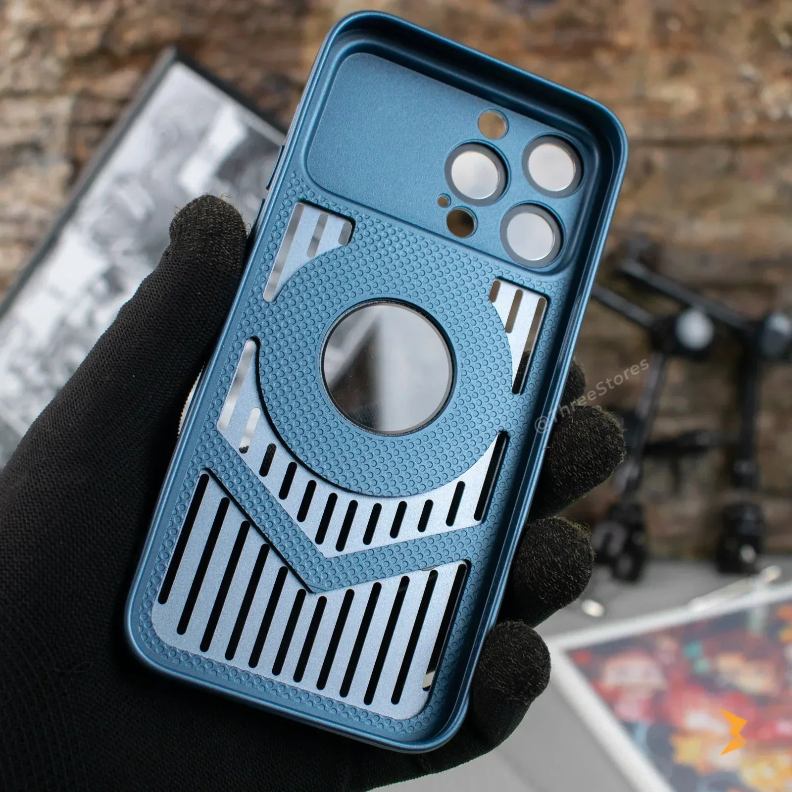 Thermal Perfume Magnetic Case iPhone 13 Pro Max - Three