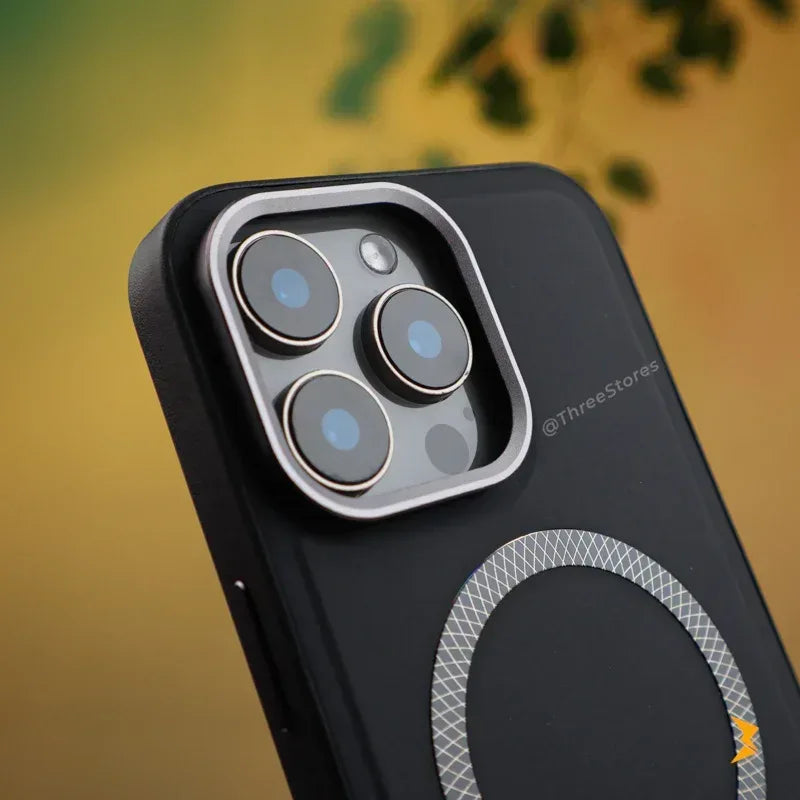 Unique Dots Magsafe Case iPhone 15 Pro Max - Three