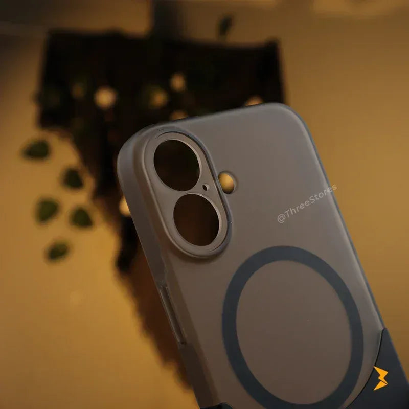 Split Semi-Transparent Case iPhone 16 - Three