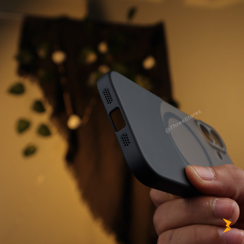 Split Semi-Transparent Case iPhone 16
