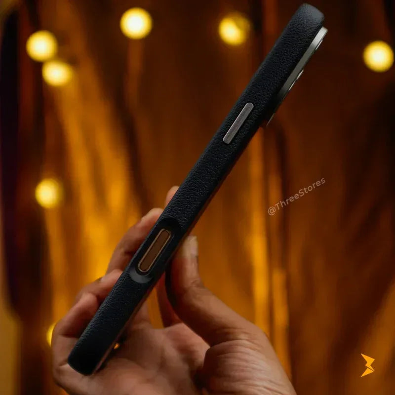 Vague Classic Leather Case iPhone 16 Pro Max - Three