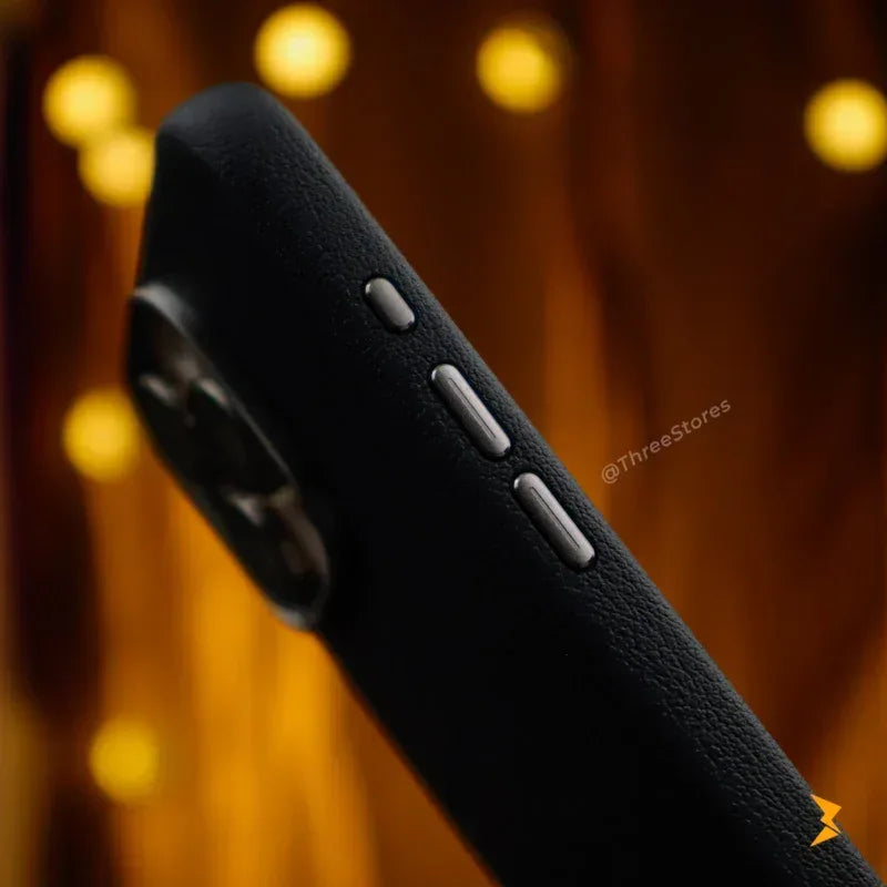 Vague Classic Leather Case iPhone 16 Pro Max - Three