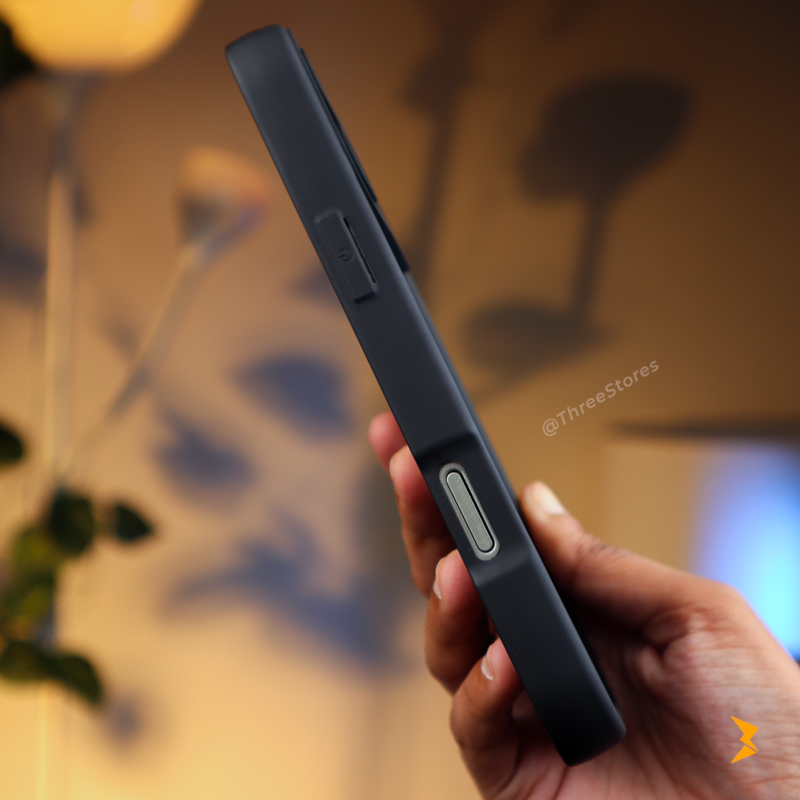 Raven Silicone Case iPhone 17 Pro Max