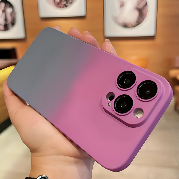 جراب بتصميم مميز بألوان مدمجه تضفي لمسة جمالية وأنيقة إلى هاتف iPhone 13 Pro