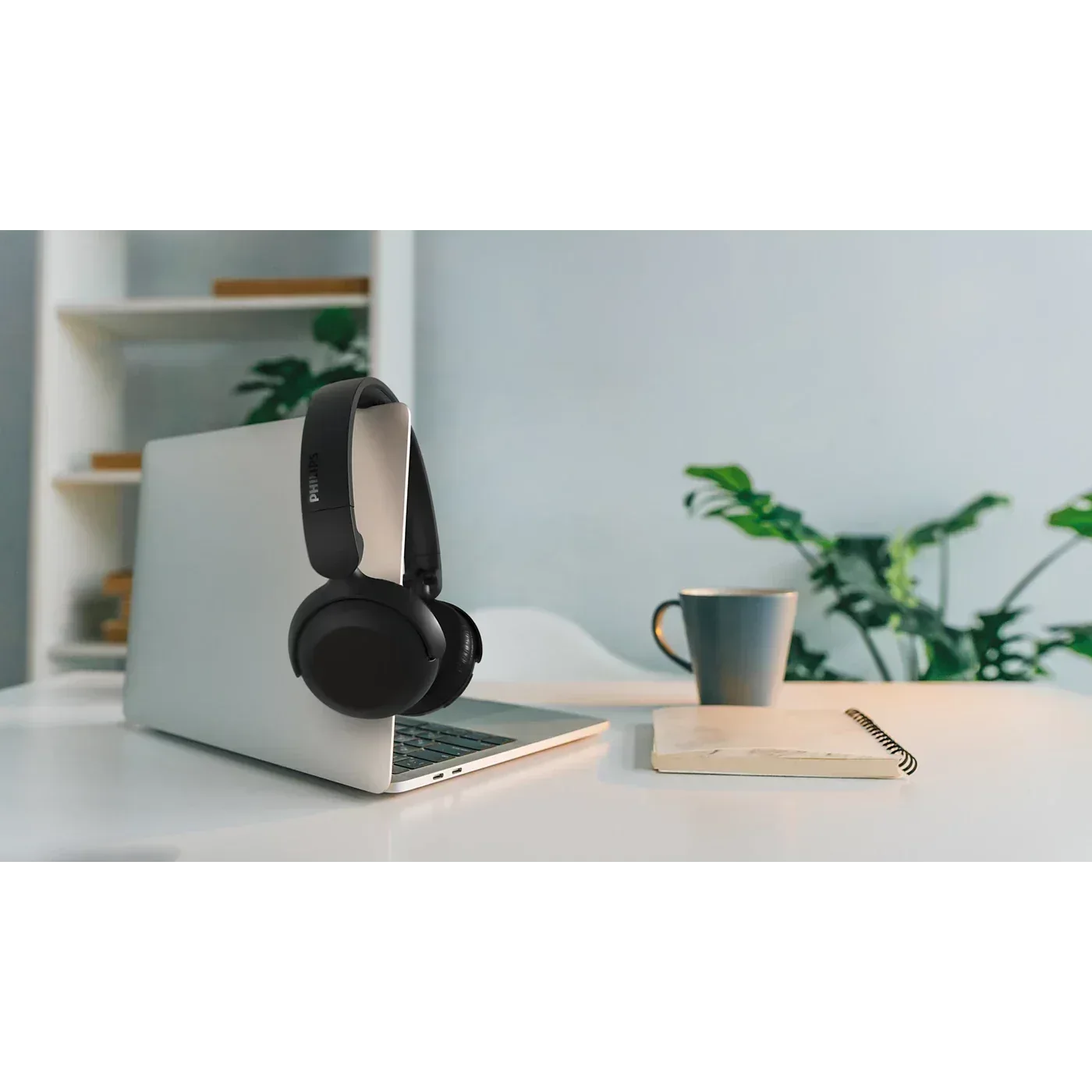 Philips 2000 series On-ear wireless headphones TAH220GBK - Three