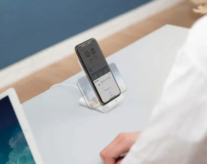 ANKER PowerWave 7.5 Stand B2522 - Three