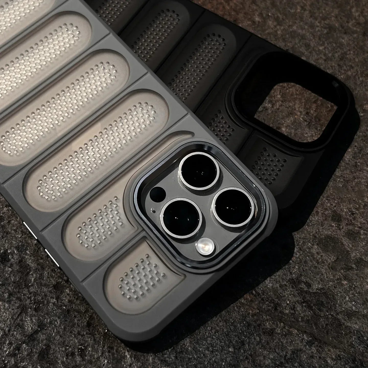 Arma Heat Dissipation Case iPhone 13 Pro Max - Three