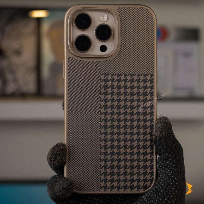 Checkered Carbon Fiber Case iPhone 16 Pro Max - Three