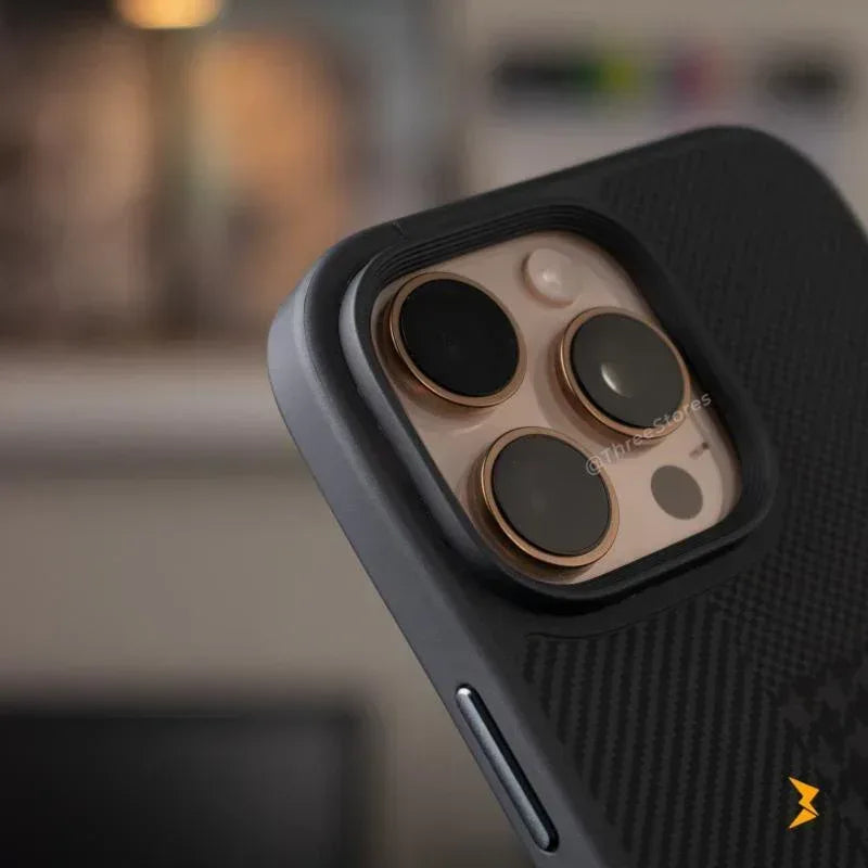 Checkered Carbon Fiber Case iPhone 16 Pro Max - Three