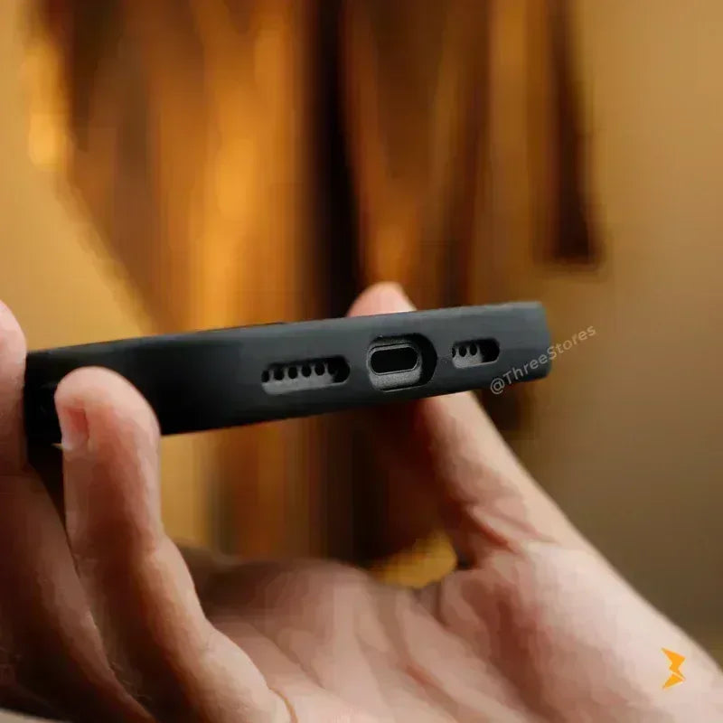 Clint Leather Magsafe Case iPhone 16 Pro - Three