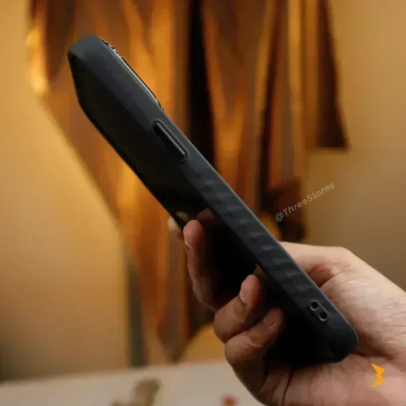 Clint Leather Magsafe Case iPhone 16 Pro - Three