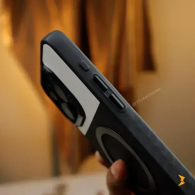 Clint Leather Magsafe Case iPhone 16 Pro - Three