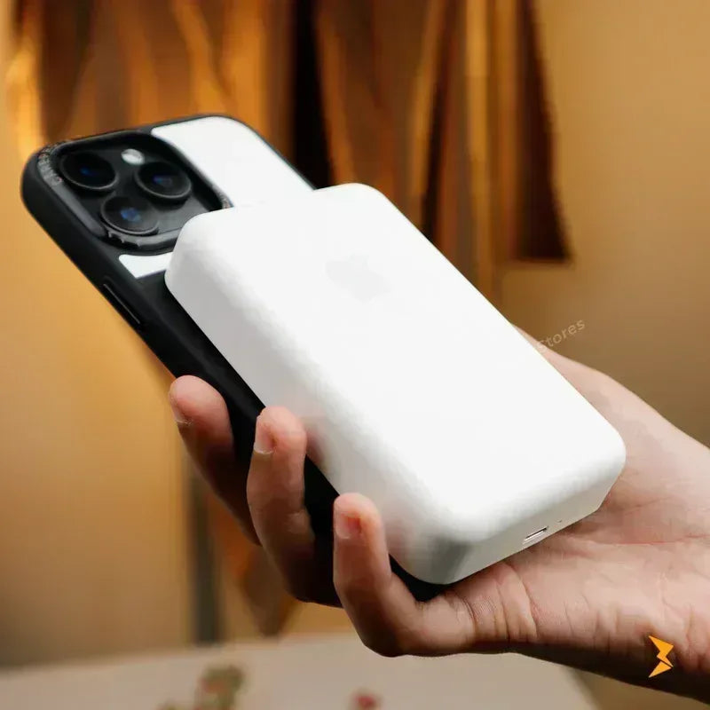 Clint Leather Magsafe Case iPhone 16 Pro - Three