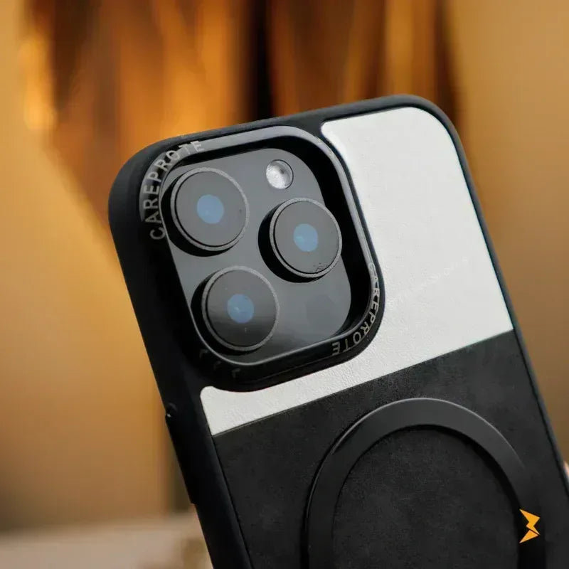 Clint Leather Magsafe Case iPhone 15 Pro - Three