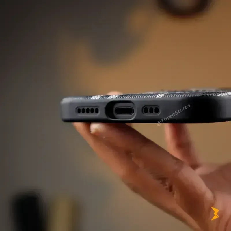 Denvo Fabric Magsafe Case iPhone 15 - Three