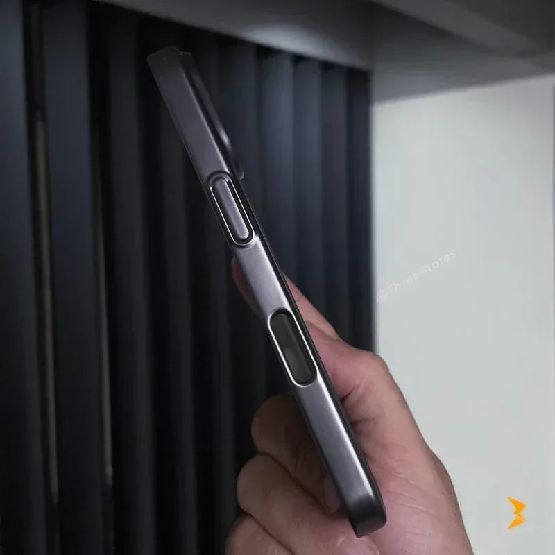 Electricity Magsafe Leather Case iPhone 16 - Three