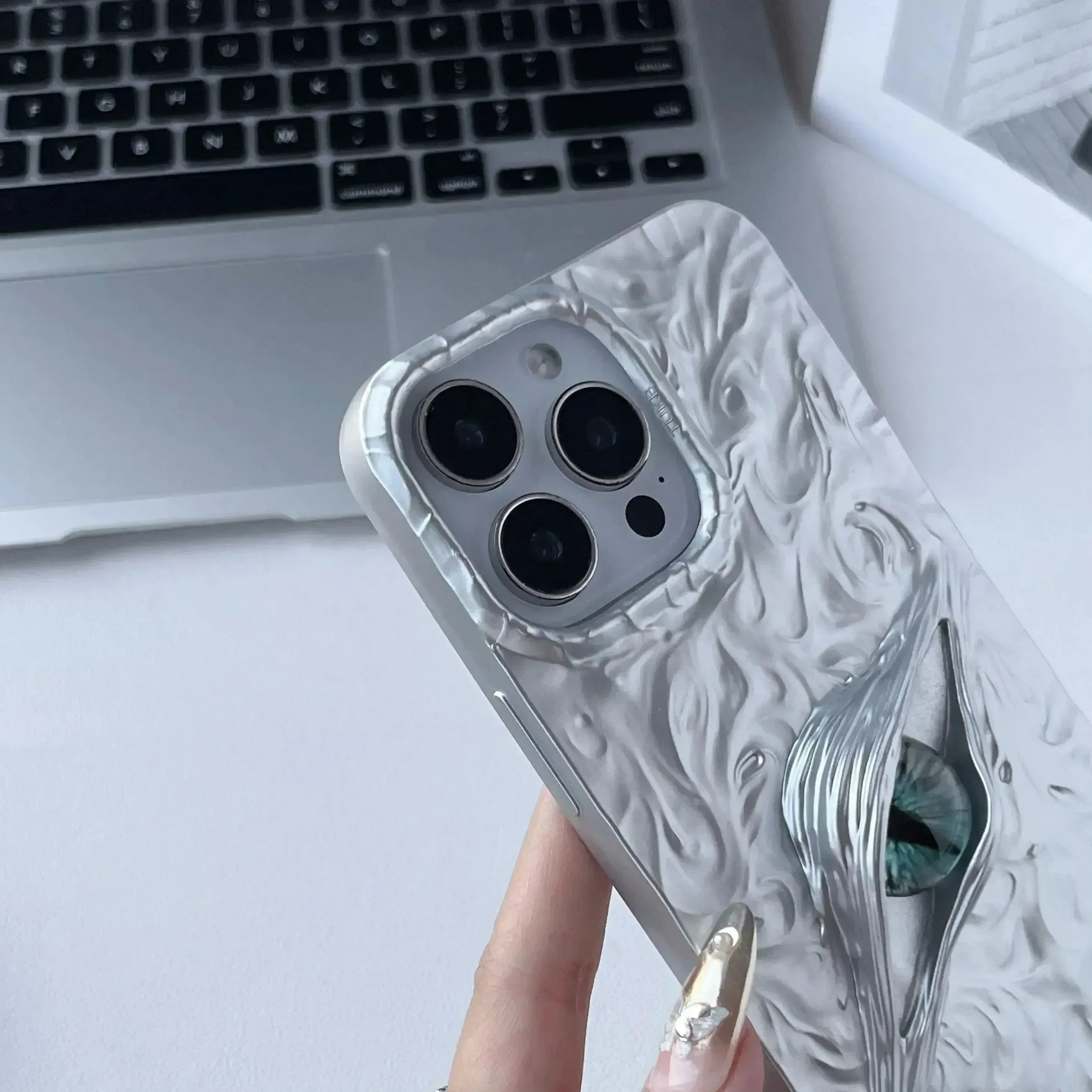 Feral Eye Case iPhone 16 Pro Max - Three