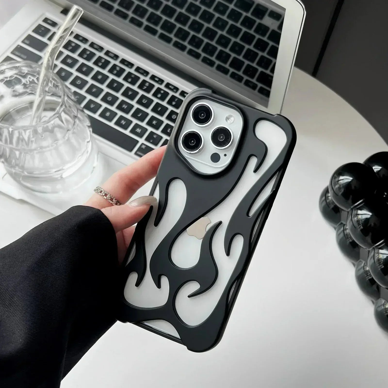 Flame Case iPhone 14 Pro - Three