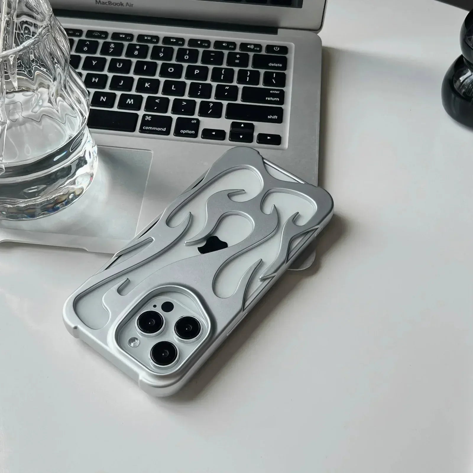 Flame Case iPhone 14 Pro - Three