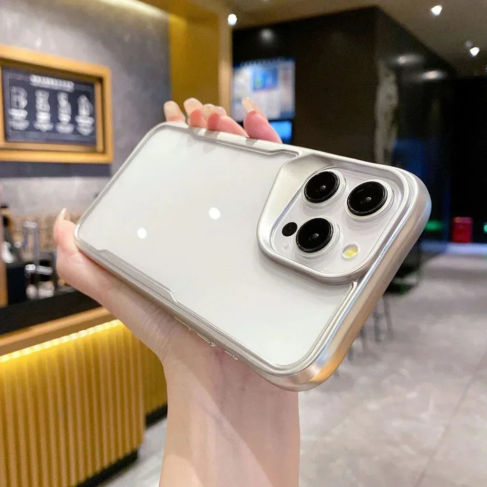 Gear4 Brilliance Transparent Case iPhone 15 Pro - Three