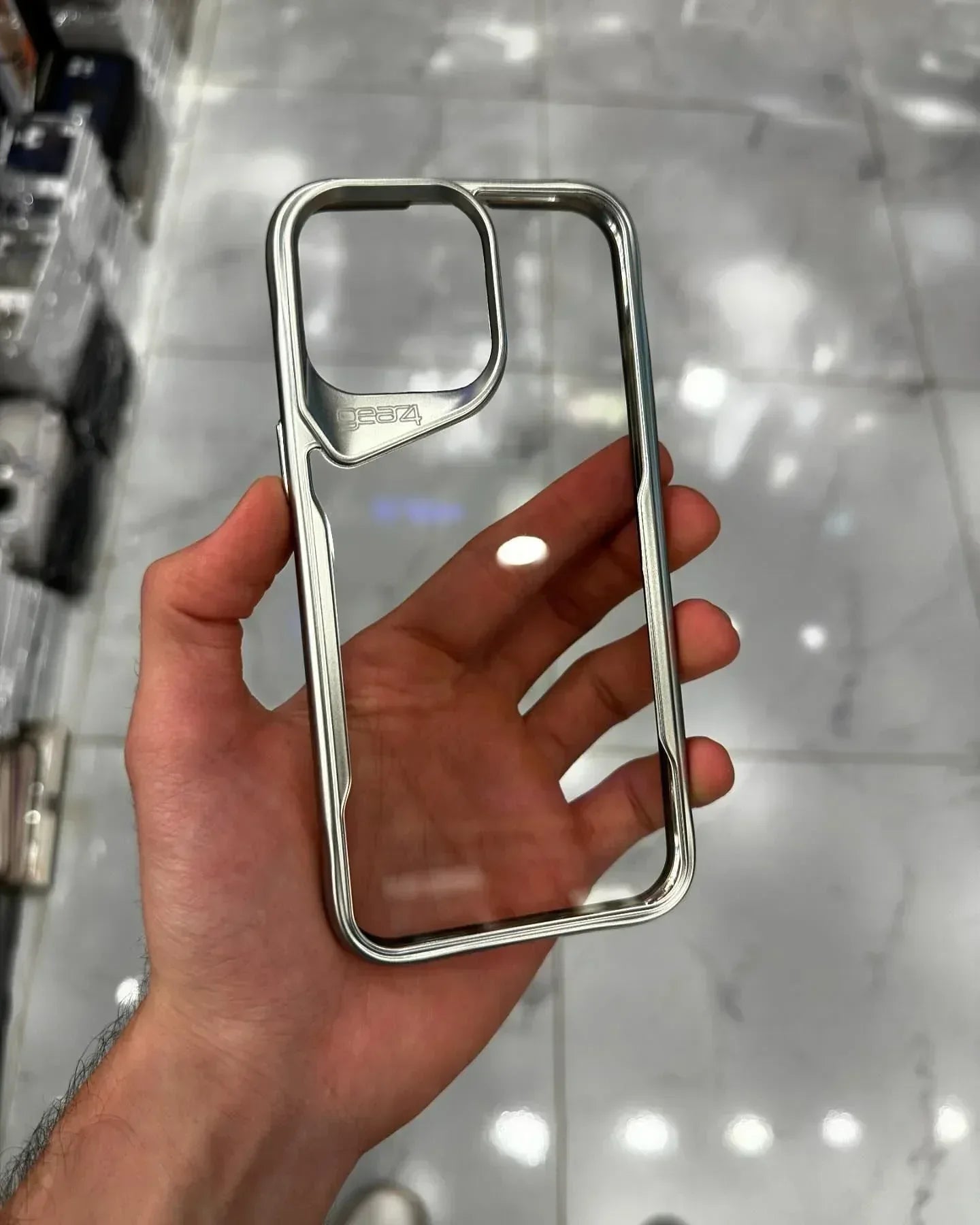 Gear4 Brilliance Transparent Case iPhone 14 Pro Max - Three