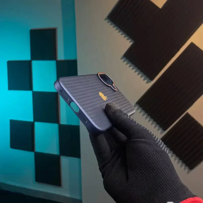 Geometric Stripes Case iPhone 16 Plus - Three