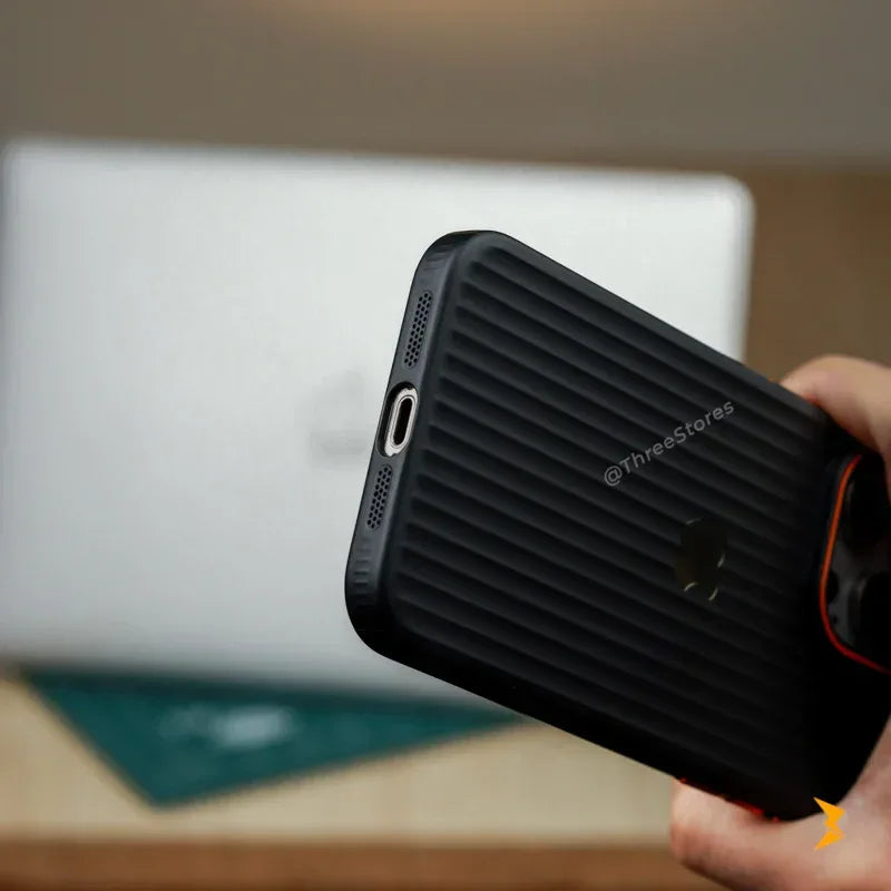 Geometric Stripes Case iPhone 16 Plus - Three