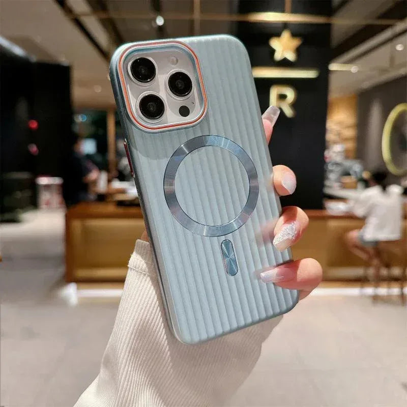 Geometric Stripes Magsafe Case iPhone 14 Pro Max - Three