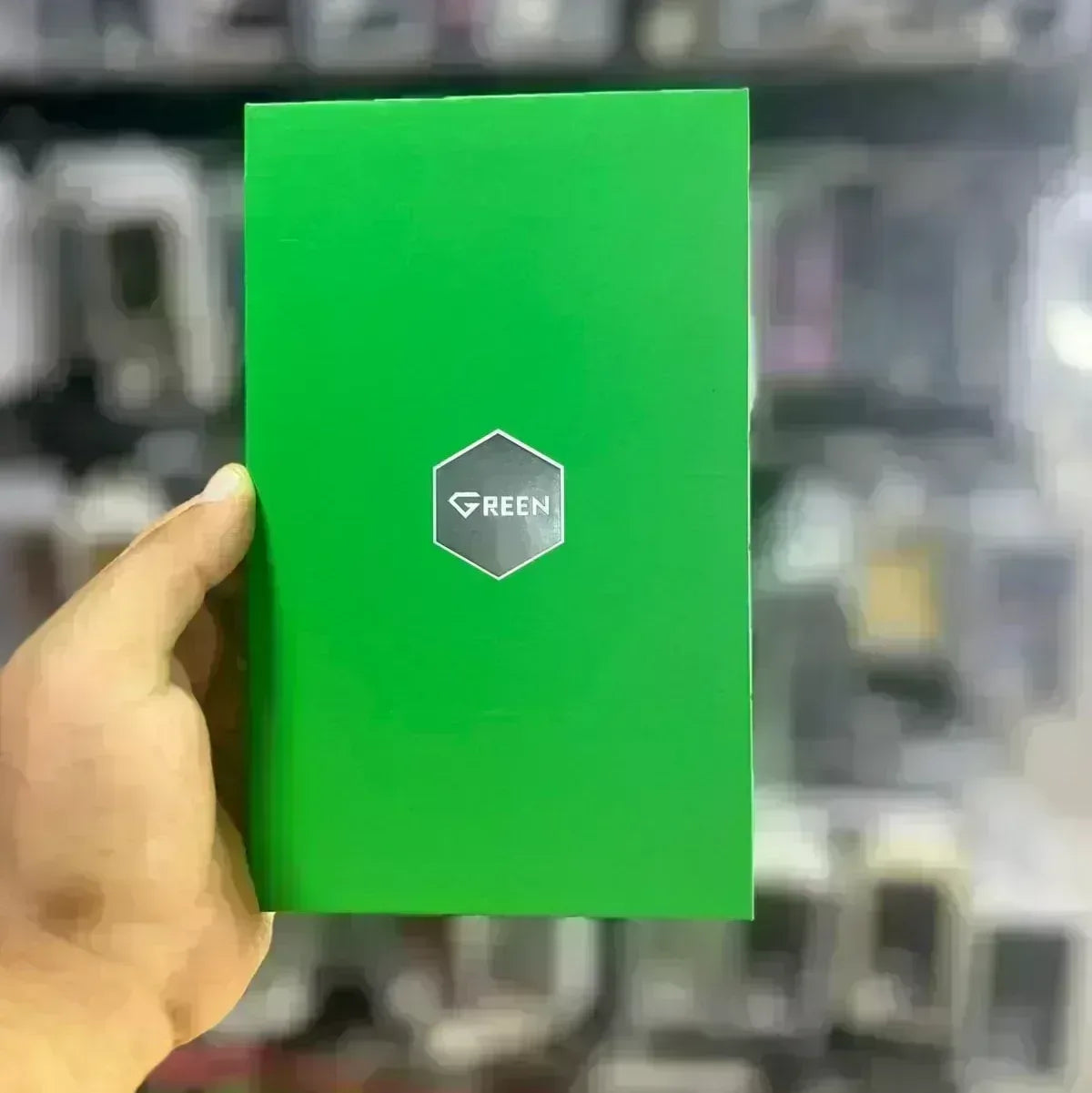 Green Privacy Screen Protector iPhone 16 Pro - Three