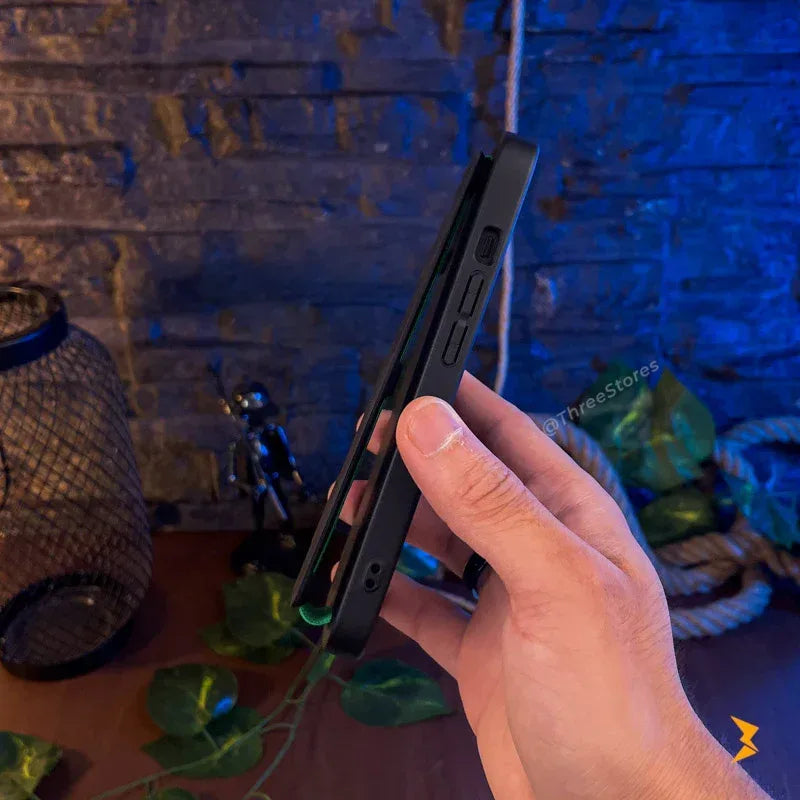 GripCase Slim Wristband Case iPhone 13/14/15 - Three