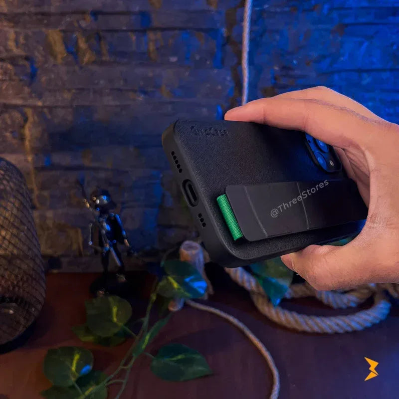 GripCase Slim Wristband Case iPhone 13/14/15 - Three