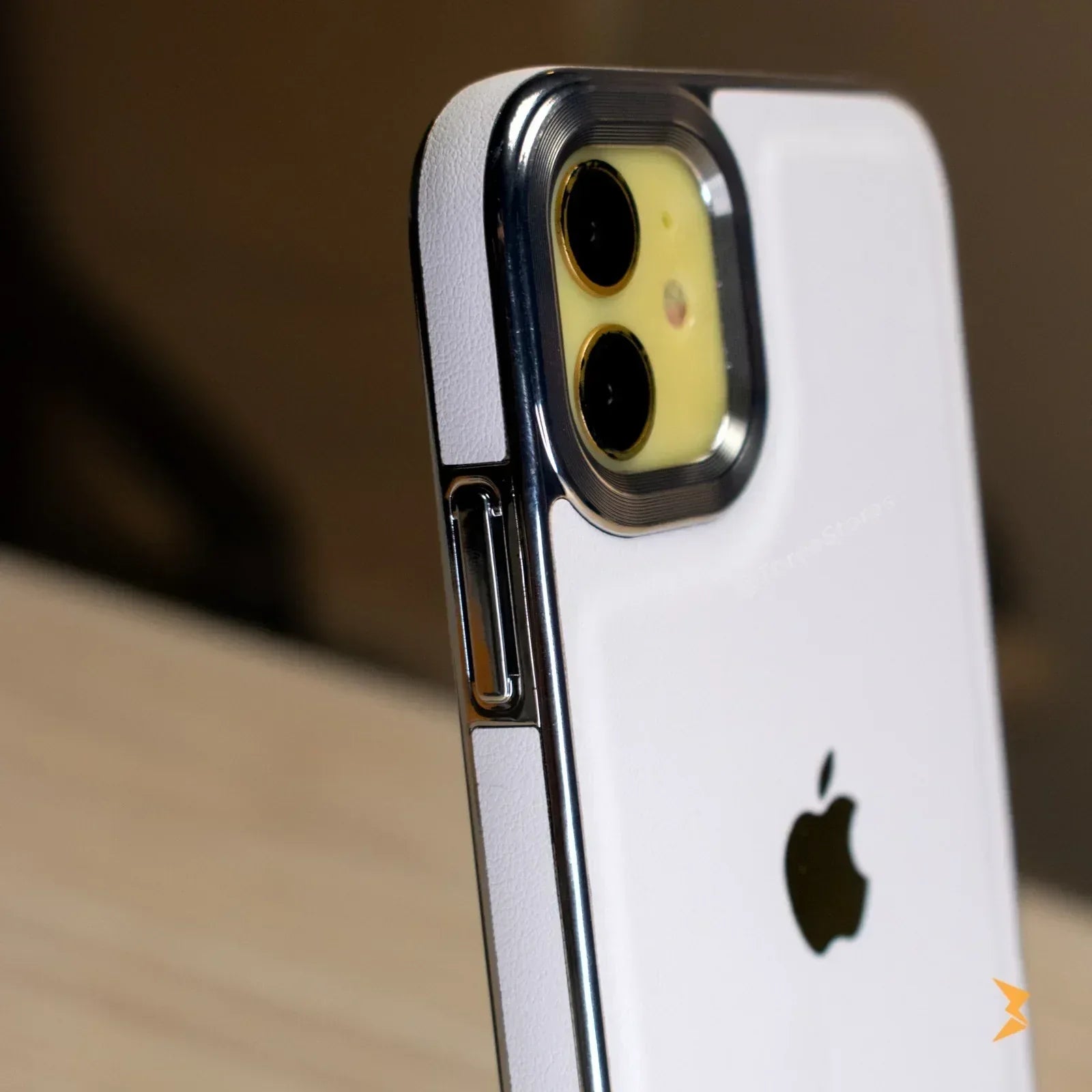 Guardian Leather Case iPhone 11 - Three