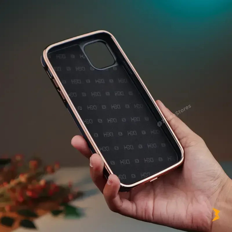 HDD Bomber Leather Case iPhone 11 - Three