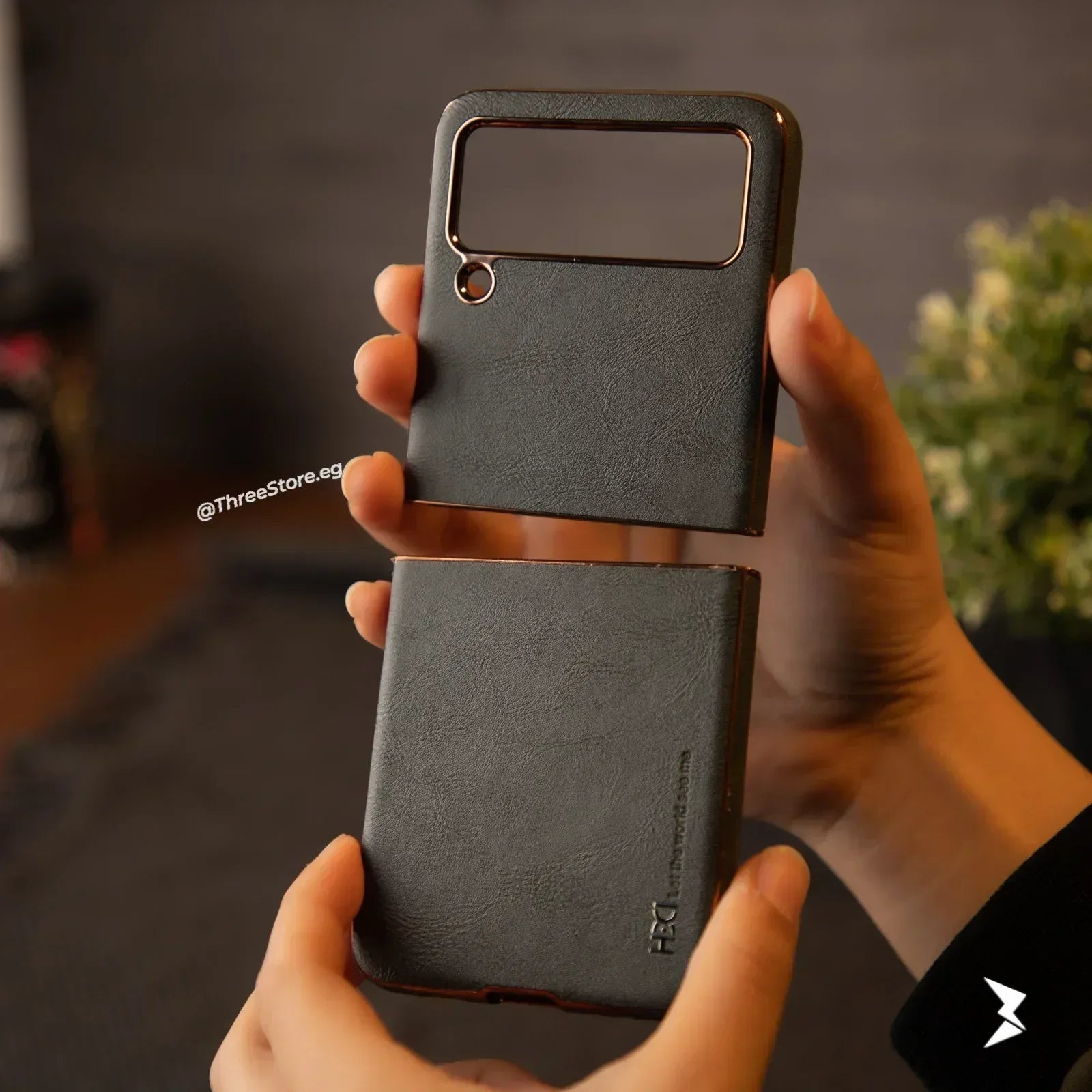 HDD Elegant Leather Case Samsung Z Flip 4 - Three