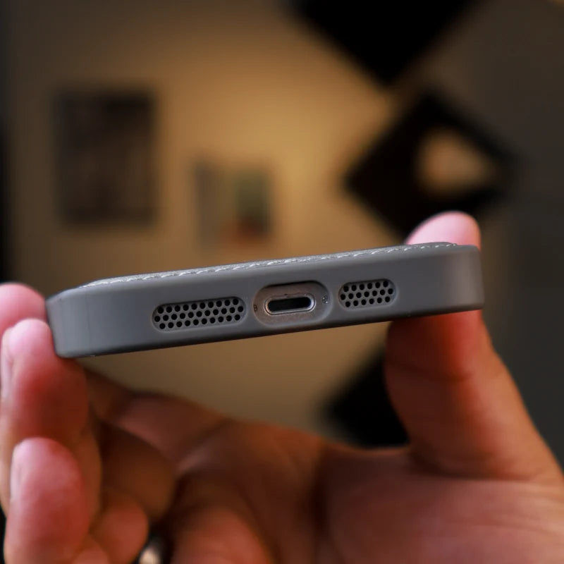 HDD Leather Dots Magsafe Case iPhone 15